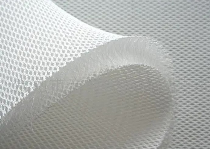 Mesh fabric includes woven mesh and knitted mesh